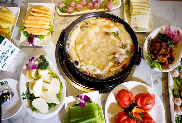 昆明傳媒公司：這種天氣 吃個(gè)火鍋不過分吧？|春城冬韻·佳肴